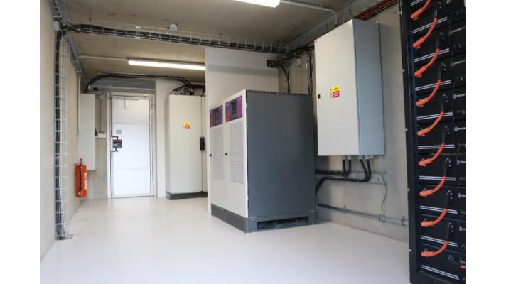 Unikátní rychlonabíjecí stanice ukrývá výjimečnou baterii Unikátní rychlonabíjecí stanice ukrývá výjimečnou baterii