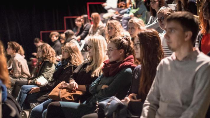 STOVKA ZÁJEMCŮ O UPLATNĚNÍ SE V UDRŽITELNÉM SEKTORU ZAMÍŘILA NA PRAŽSKÝ VELETRH STOVKA ZÁJEMCŮ O UPLATNĚNÍ SE V UDRŽITELNÉM SEKTORU ZAMÍŘILA NA PRAŽSKÝ VELETRH