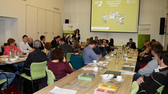 Projekt Obce na cestě k minimálnímu odpadu odstartoval na půdě Ministerstva životního prostředí Projekt Obce na cestě k minimálnímu odpadu odstartoval na půdě Ministerstva životního prostředí
