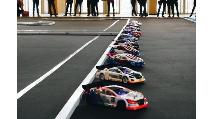 Čeští studenti skončili ve světovém finále RC modelů s vodíkovým pohonem na třetím místě Čeští studenti skončili ve světovém finále RC modelů s vodíkovým pohonem na třetím místě