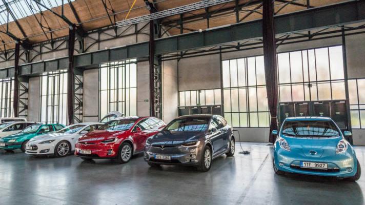 Pořízení eko-vozidel bude pro obce opět výhodnější, MŽP nabízí dalších 100 milionů Pořízení eko-vozidel bude pro obce opět výhodnější, MŽP nabízí dalších 100 milionů