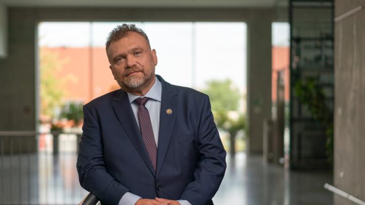 Lesníci a dřevaři uplatnění najdou. Třetina absolventek jsou ženy Lesníci a dřevaři uplatnění najdou. Třetina absolventek jsou ženy