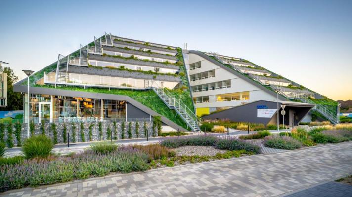 Moderní šetrné budovy zdatně konkurují architektonickým památkám Moderní šetrné budovy zdatně konkurují architektonickým památkám