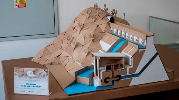 Děčín přivítá výstavu vodních nádrží z vlnité lepenky Děčín přivítá výstavu vodních nádrží z vlnité lepenky