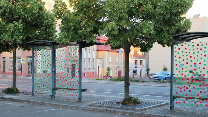 Týden Skleněného zabijáka - lidé budou pátrat po skleněných plochách, které zabíjejí ptáky Týden Skleněného zabijáka - lidé budou pátrat po skleněných plochách, které zabíjejí ptáky