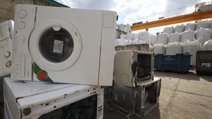 Počítače, telefony lednice: Lidstvo letos vyprodukuje 50 milionů tun elektroodpadu Počítače, telefony lednice: Lidstvo letos vyprodukuje 50 milionů tun elektroodpadu