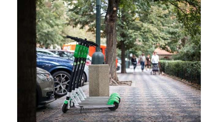 Rok 2019 byl pro mikromobilitu v Praze přelomový. Na sdílených kolech a koloběžkách lidé ujeli 3 miliony km Rok 2019 byl pro mikromobilitu v Praze přelomový. Na sdílených kolech a koloběžkách lidé ujeli 3 miliony km