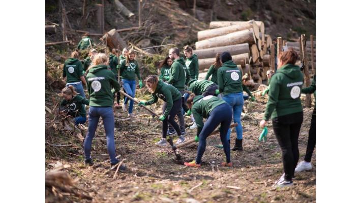 Konkrétní ekoprojekty v přírodě a práce s dětmi mají zelenou. MŽP nabízí více než 13 milionů korun na zapojení veřejnosti do péče o přírodu Konkrétní ekoprojekty v přírodě a práce s dětmi mají zelenou. MŽP nabízí více než 13 milionů korun na zapojení veřejnosti do péče o přírodu