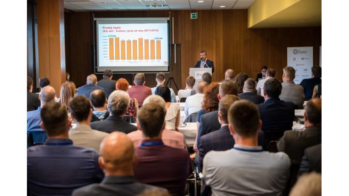 Teplárenství bude stát pouze na třech zdrojích, ukázala konference Dny teplárenství a energetiky 2020 Teplárenství bude stát pouze na třech zdrojích, ukázala konference Dny teplárenství a energetiky 2020