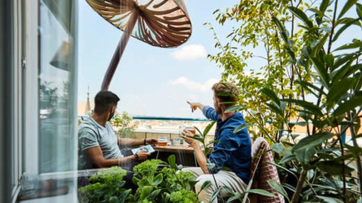 Pražský Mosaic House Design Hotel prošel kompletní rekonstrukcí a změnil koncept. Na designu se podíleli zástupci světové špičky oboru Pražský Mosaic House Design Hotel prošel kompletní rekonstrukcí a změnil koncept. Na designu se podíleli zástupci světové špičky oboru