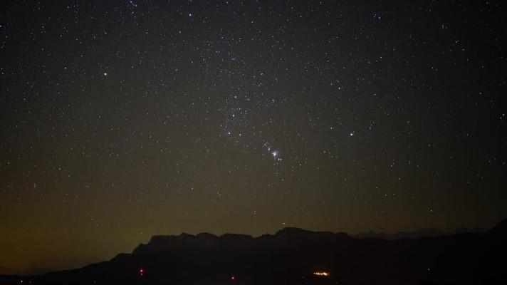 Blíží se vrchol Orionid, pozorování roje letos nebude rušit Měsíc Blíží se vrchol Orionid, pozorování roje letos nebude rušit Měsíc