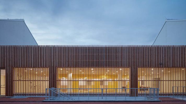 Nejšetrnější budovou roku je škola v Psárech u Prahy. Získala ocenění CZGBC v rámci Grand Prix Architektů Nejšetrnější budovou roku je škola v Psárech u Prahy. Získala ocenění CZGBC v rámci Grand Prix Architektů