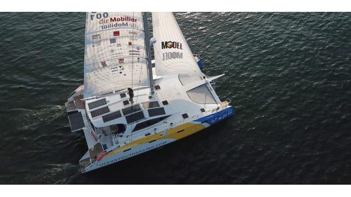 Britský jachtař se vydal po stopách Magalhaese na elektrické lodi Britský jachtař se vydal po stopách Magalhaese na elektrické lodi