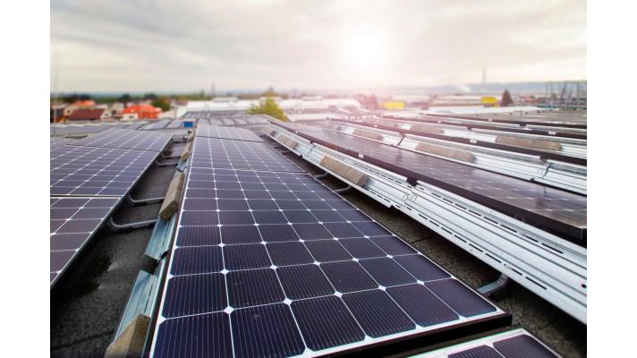 Nová fotovoltaická elektrárna v Servisním centru společnosti ŠKODA AUTO v Kosmonosech Nová fotovoltaická elektrárna v Servisním centru společnosti ŠKODA AUTO v Kosmonosech