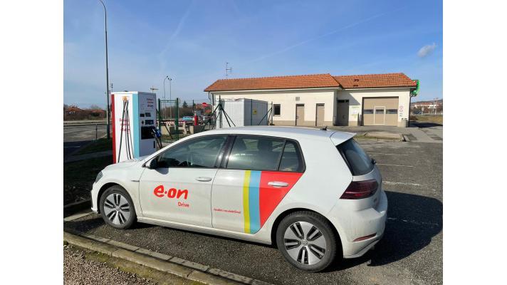 E.ON spustil rychlodobíjecí stanici v Mikulově E.ON spustil rychlodobíjecí stanici v Mikulově