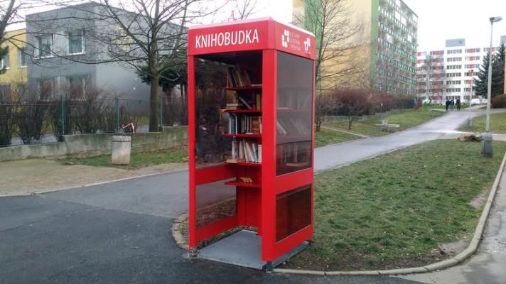 Knihy se nevyhazují... Knihy se nevyhazují...