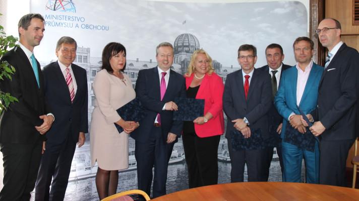 Memorandum podpoří další rozvoj vozidel na CNG do roku 2025 Memorandum podpoří další rozvoj vozidel na CNG do roku 2025