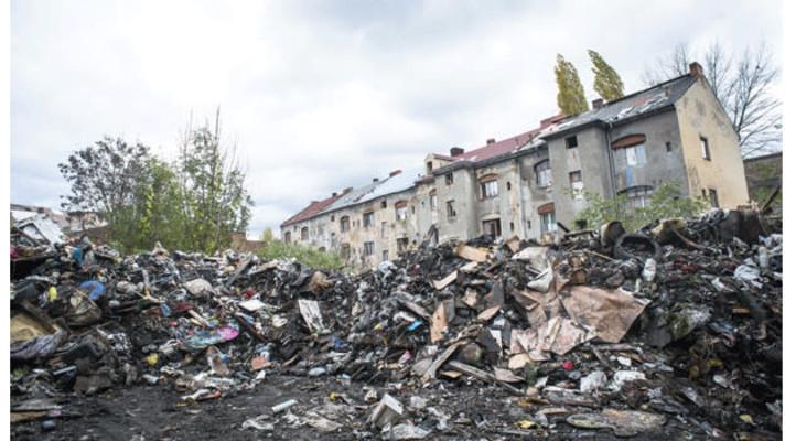 Ústí zaplatí odvoz skládky ze soukromých pozemků v Předlicích Ústí zaplatí odvoz skládky ze soukromých pozemků v Předlicích