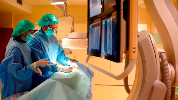 Karlovarská nemocnice bude realizovat unikátní projekt energetických úspor. Za energie ušetři nejméně 85 milionů korun Karlovarská nemocnice bude realizovat unikátní projekt energetických úspor. Za energie ušetři nejméně 85 milionů korun