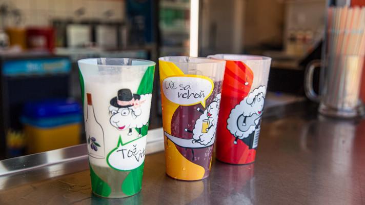 Vsetíňané se baví s vratnými kelímky. Obec Mikolajice si vyrobí elektřinu a teplo i v době krize Vsetíňané se baví s vratnými kelímky. Obec Mikolajice si vyrobí elektřinu a teplo i v době krize