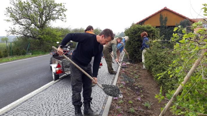 Zelená oáza roku putuje do Spáleného Poříčí. Zájemci o další grant mají čas do konce října Zelená oáza roku putuje do Spáleného Poříčí. Zájemci o další grant mají čas do konce října