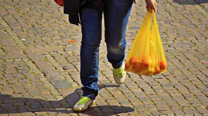 Čína chystá zákaz igelitových tašek a plastů na jedno použití
