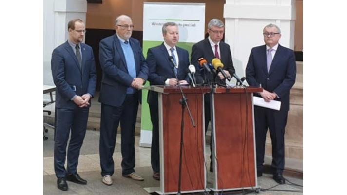 Ministr Brabec: Spolu s našimi partnery - samosprávou a průmyslem - chceme dostat novou odpadovou legislativu do života co nejdřív Ministr Brabec: Spolu s našimi partnery - samosprávou a průmyslem - chceme dostat novou odpadovou legislativu do života co nejdřív