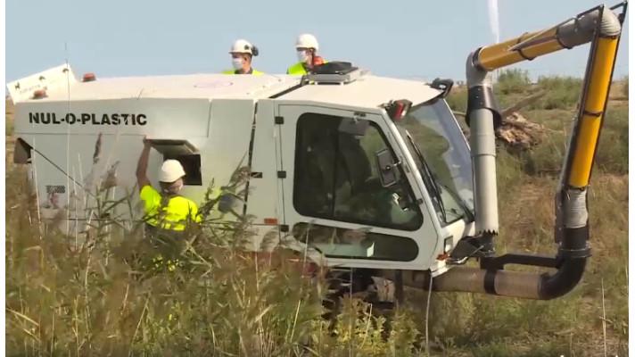 V Belgii vyčistí park od plastů pomocí obřího vysavače V Belgii vyčistí park od plastů pomocí obřího vysavače