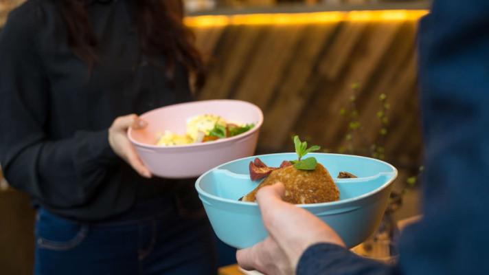 Češi začali více myslet na životní prostředí a omezují jednorázové obaly na jídlo Češi začali více myslet na životní prostředí a omezují jednorázové obaly na jídlo