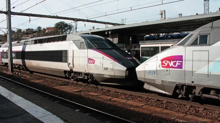 Francouzské dráhy testují vlak na hybridní pohon
