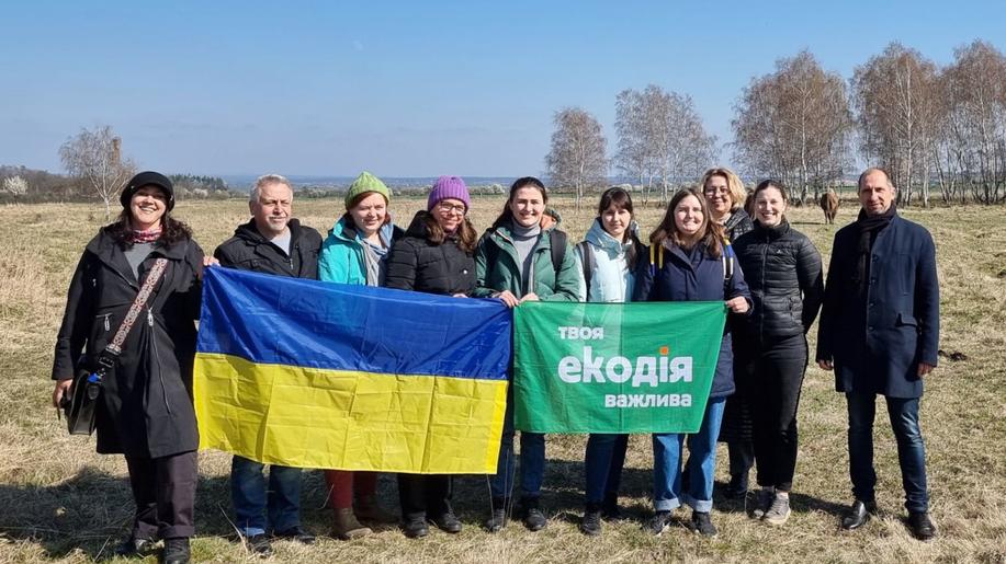 Velcí kopytníci z Česka mohou pomáhat s obnovou válkou zničených území na Ukrajině. V Milovicích to řešily neziskovky z obou zemí 