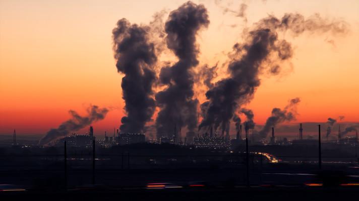 IEA: Emise metanu z produkce fosilních paliv se zvýšily, je možné jim předejít