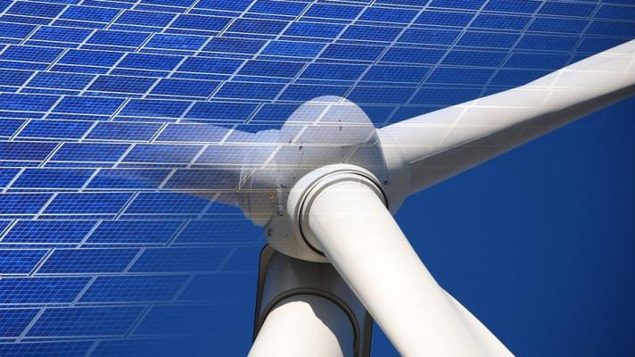 Nové větrné a sluneční elektrárny v Nizozemí budou patřit z poloviny místním lidem a obcím