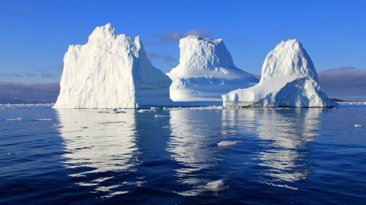 V Antarktidě se odtrhla obří ledová kra velká jako tři Prahy