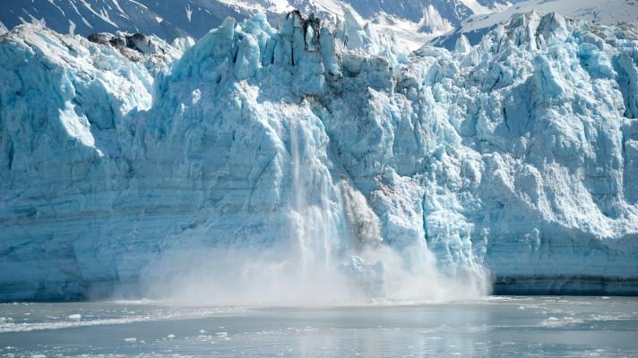 Vědci v Antarktidě zažili extrémně vysoké teploty i silnou vánici