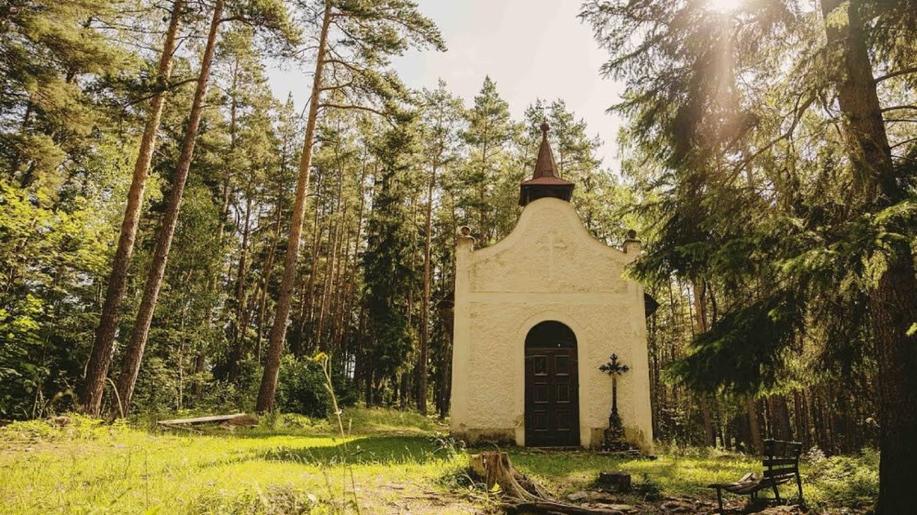 Na rozvoj obcí v národních parcích jde 150 milionů korun, nově mohou obce z peněz opravit i drobné sakrální stavby