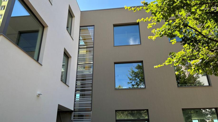 Nová budova EKO GYMNÁZIA BRNO zkolaudována. Do moderní školy v září nastoupí 310 studentů Nová budova EKO GYMNÁZIA BRNO zkolaudována. Do moderní školy v září nastoupí 310 studentů