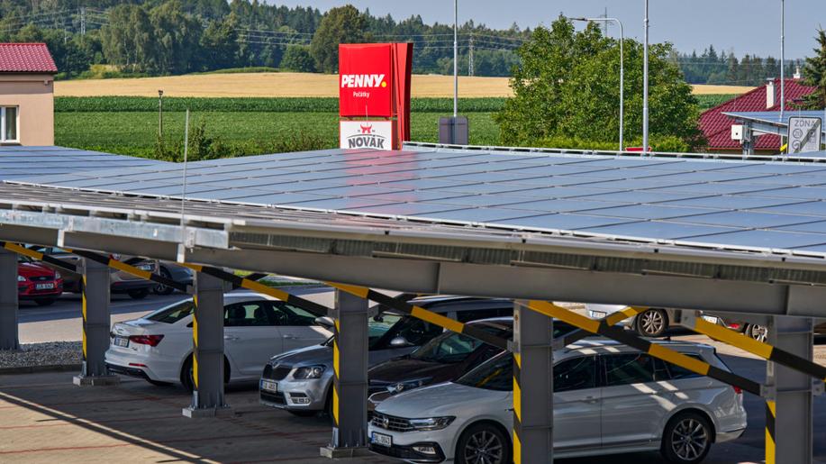 PENNY má v Počátkách největší veřejnosti přístupné solární parkoviště v Česku PENNY má v Počátkách největší veřejnosti přístupné solární parkoviště v Česku