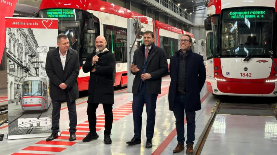 Více než 7 miliard korun na ekologičtější městskou hromadnou dopravu. MŽP připravilo první výzvu na modernizaci autobusů či tramvají